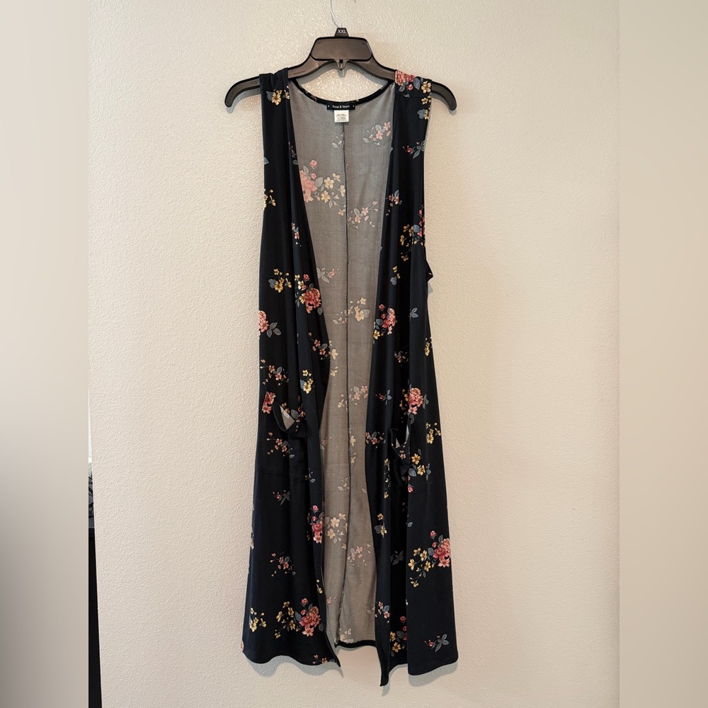 Floral Black Sleeveless Vest